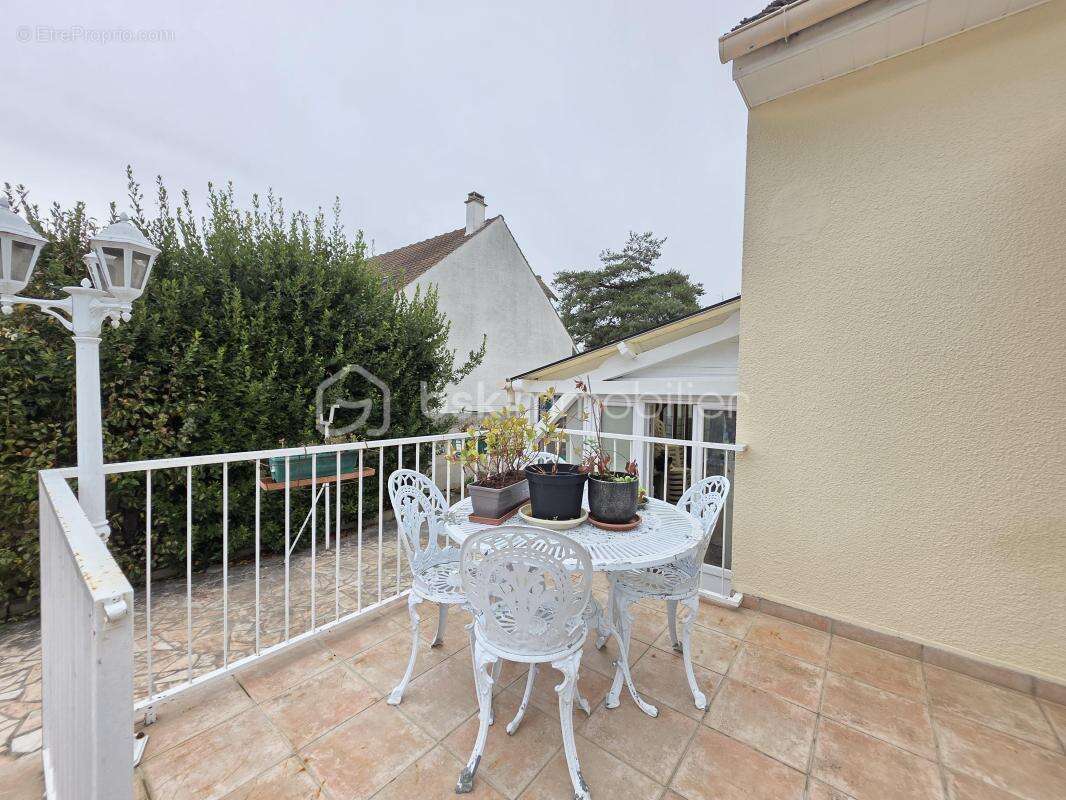 Maison à BALLAINVILLIERS