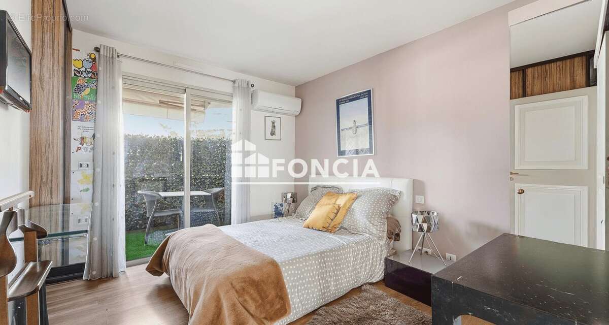 COUP DE COEUR au CANNET! 98m2, pleine VUE MER, avec 100m2 d'extérieur et PISCINE - photo 10