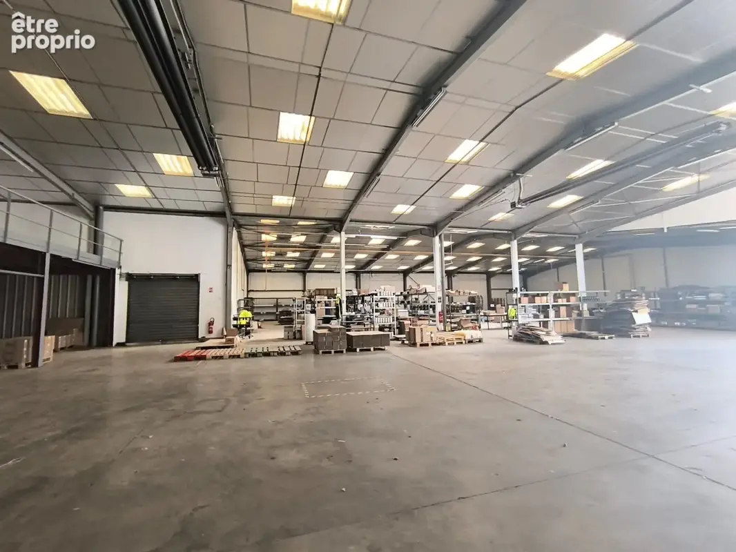 Commerce 1 580 m² à vendre à Civrieux-D'azergues (69380) - photo 2