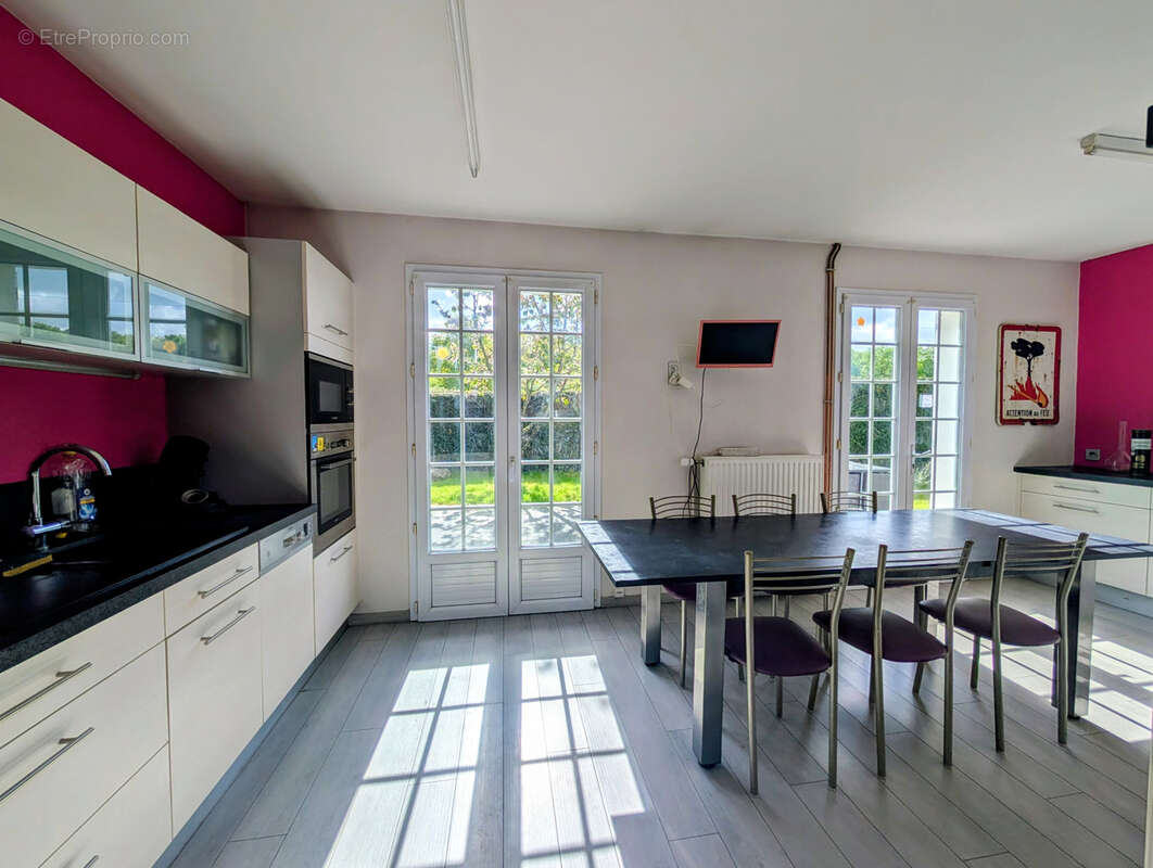 Maison à LES HERBIERS