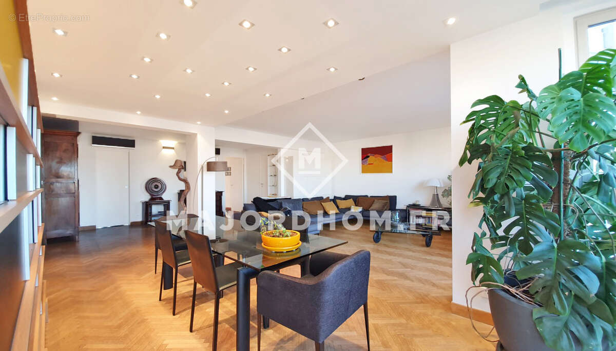 Appartement à MARSEILLE-6E