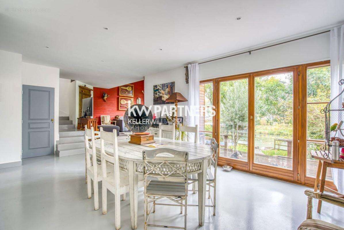 Maison à ISSY-LES-MOULINEAUX