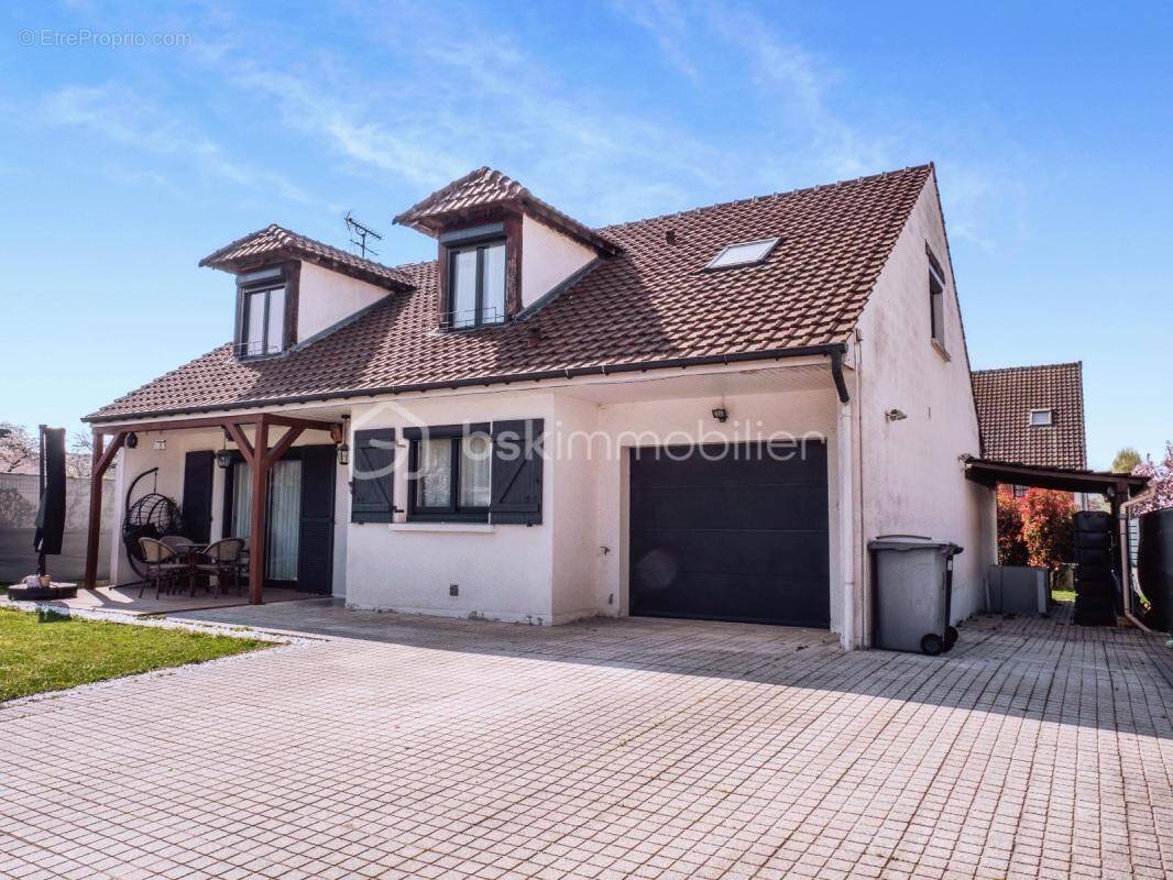 Maison à DAMMARTIN-EN-GOELE