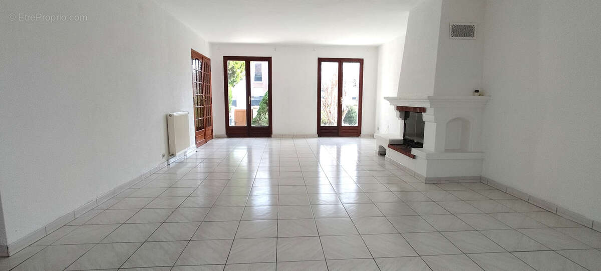 Maison à LA VILLE-DU-BOIS