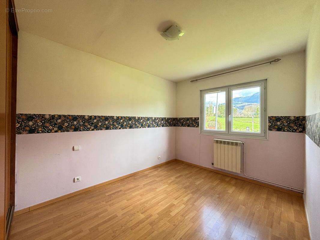 Appartement à LES ECHELLES