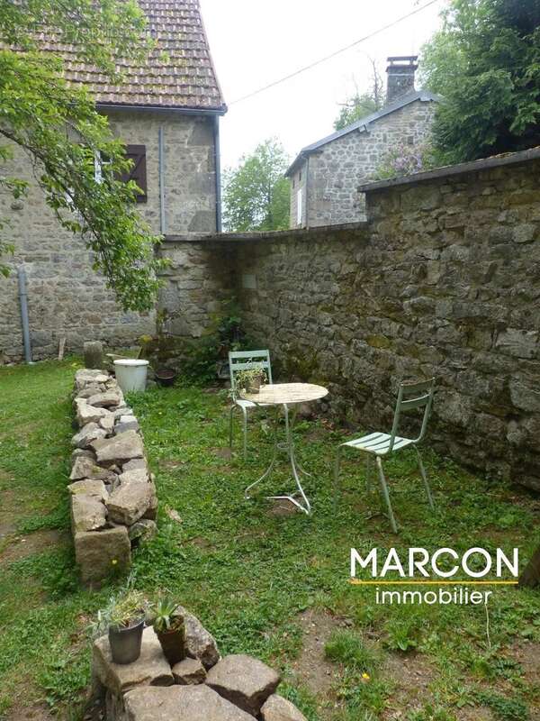 Maison à SAINT-PIERRE-BELLEVUE