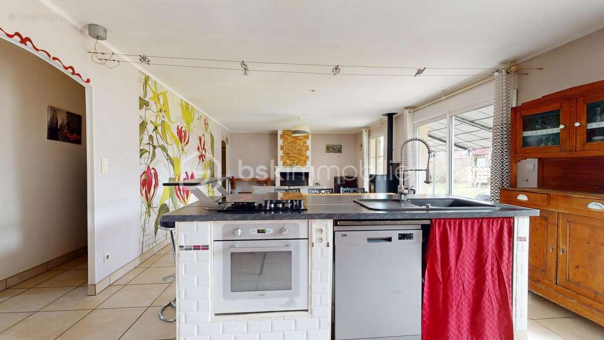 Maison à SAVIGNY-EN-SEPTAINE