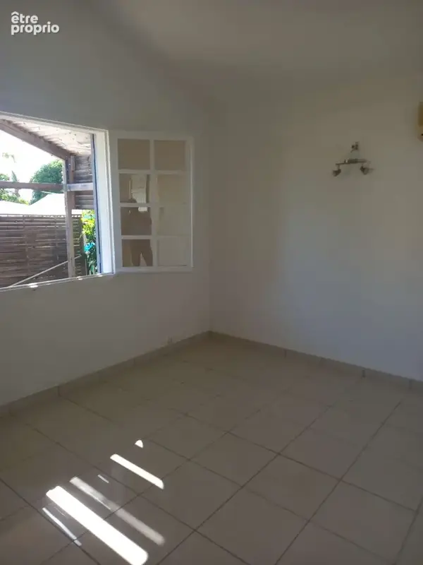 Villa en vente avec 4 pièces à Sainte-Clotilde pour 365000.00 € - photo 6