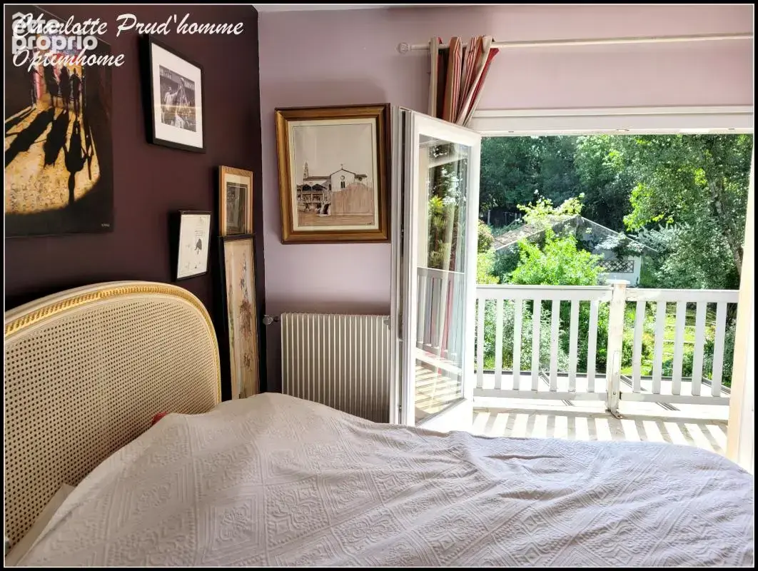 Maison avec vue et jardin arboré - 180m² - photo 3