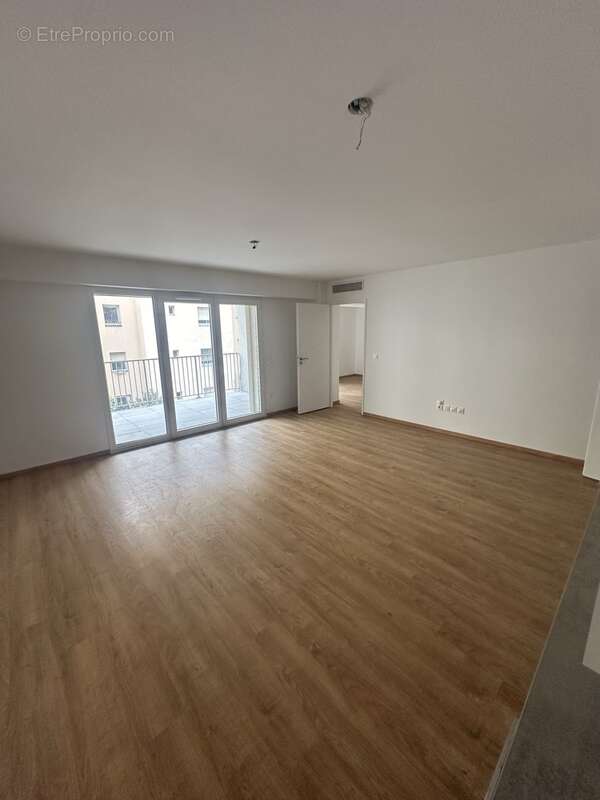 Appartement à MARSEILLE-6E