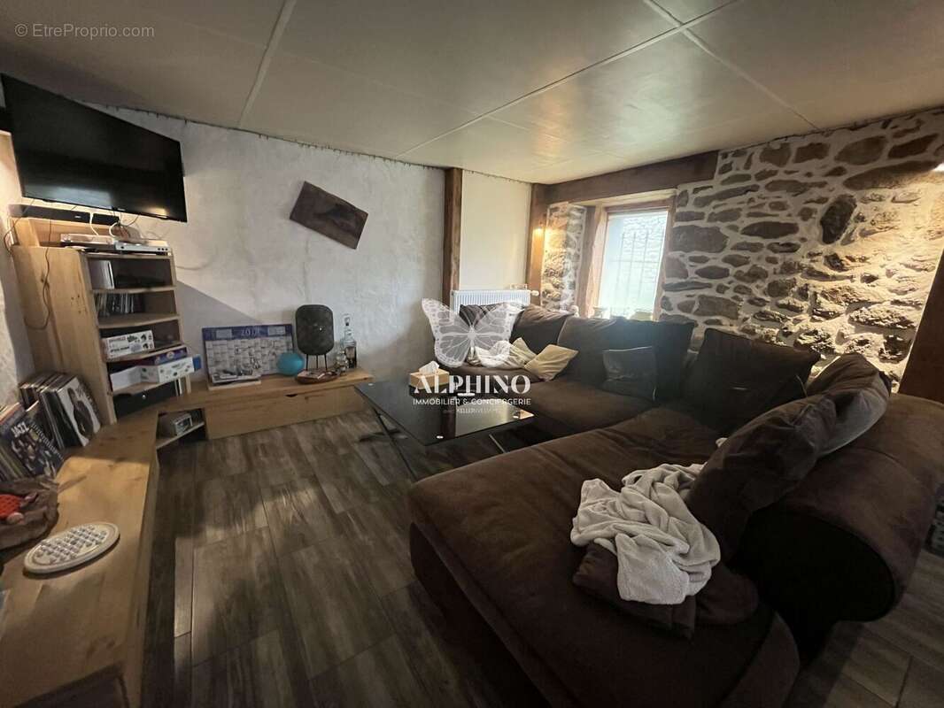 Maison à SAINTE-MARIE-DE-VAUX