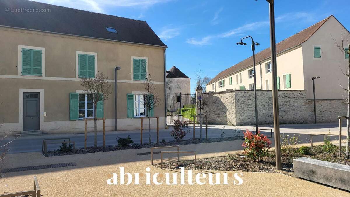 Appartement T4 traversant de 3 chambres – Lumineux et spacieux dans une résidence de standing à Survilliers - photo 2