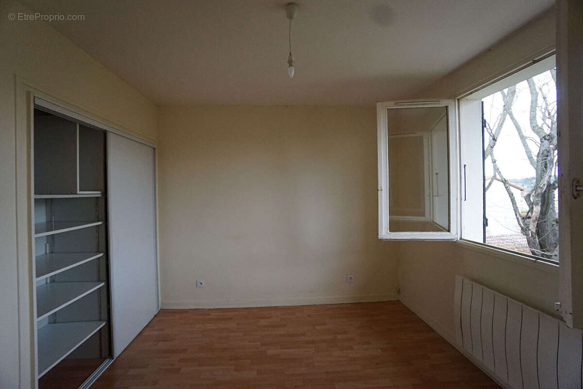 Maison à SAINT-GENIS-LAVAL