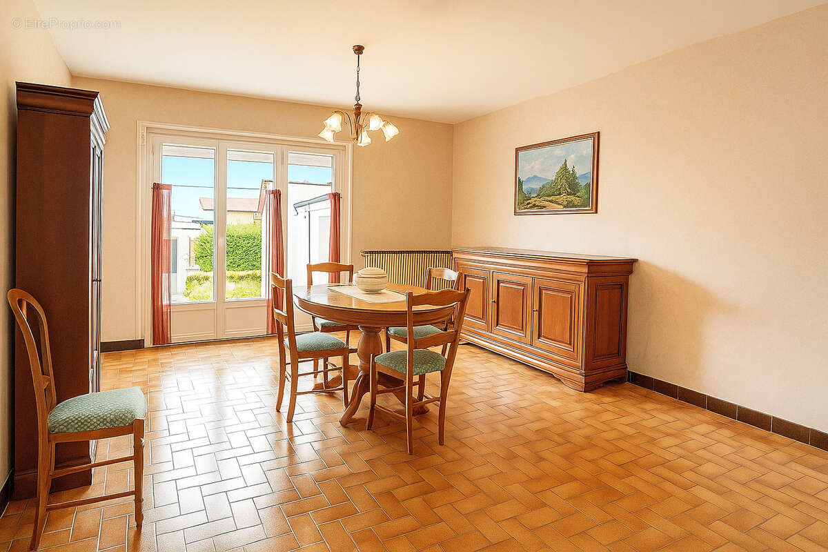 Maison à PERIGNAT-SUR-ALLIER