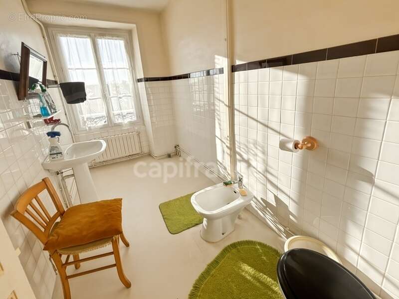 Maison à FRESNAY-SUR-SARTHE