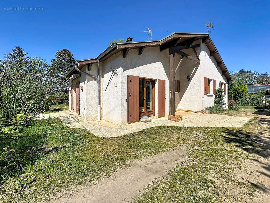 Maison à SAINT-ROMAIN-DE-JALIONAS