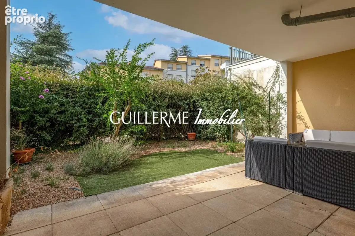 Appartement avec terrasse et jardin - Plein centre de Dardilly le haut - photo 11