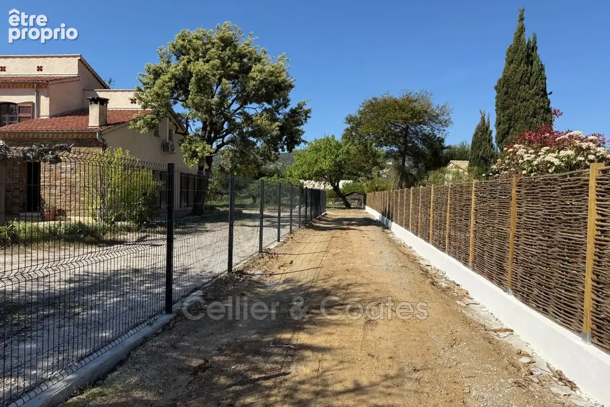 Terrain 1215 m² à Bormes-Les-Mimosas  - photo 4