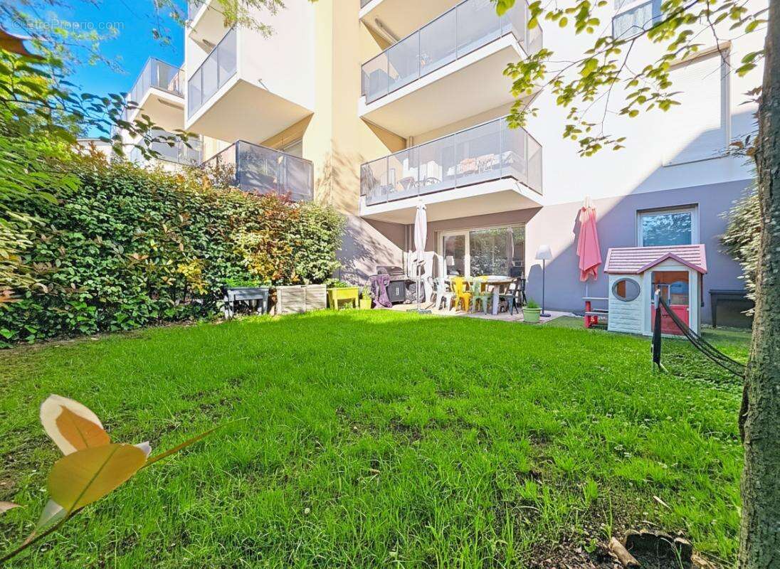Appartement - 2 Chambres - Rez de jardin - Terrasse - Jardin - Possibilité Garage en SUS - Proche toutes commodités - photo 3