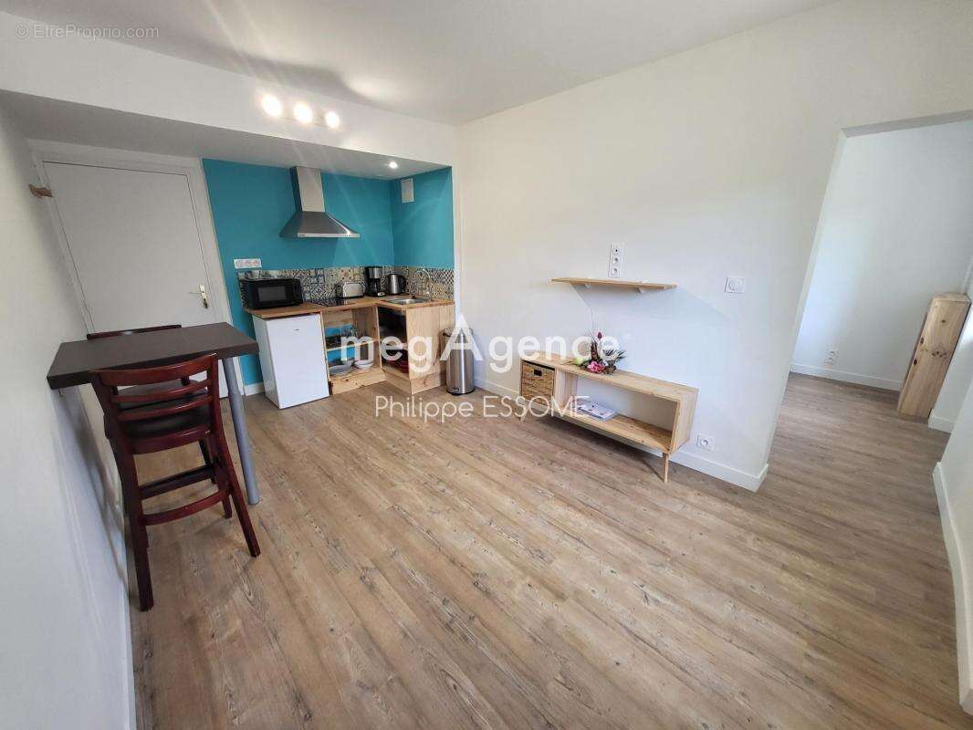 Commerce à SAINT-PIERRE-DE-TRIVISY