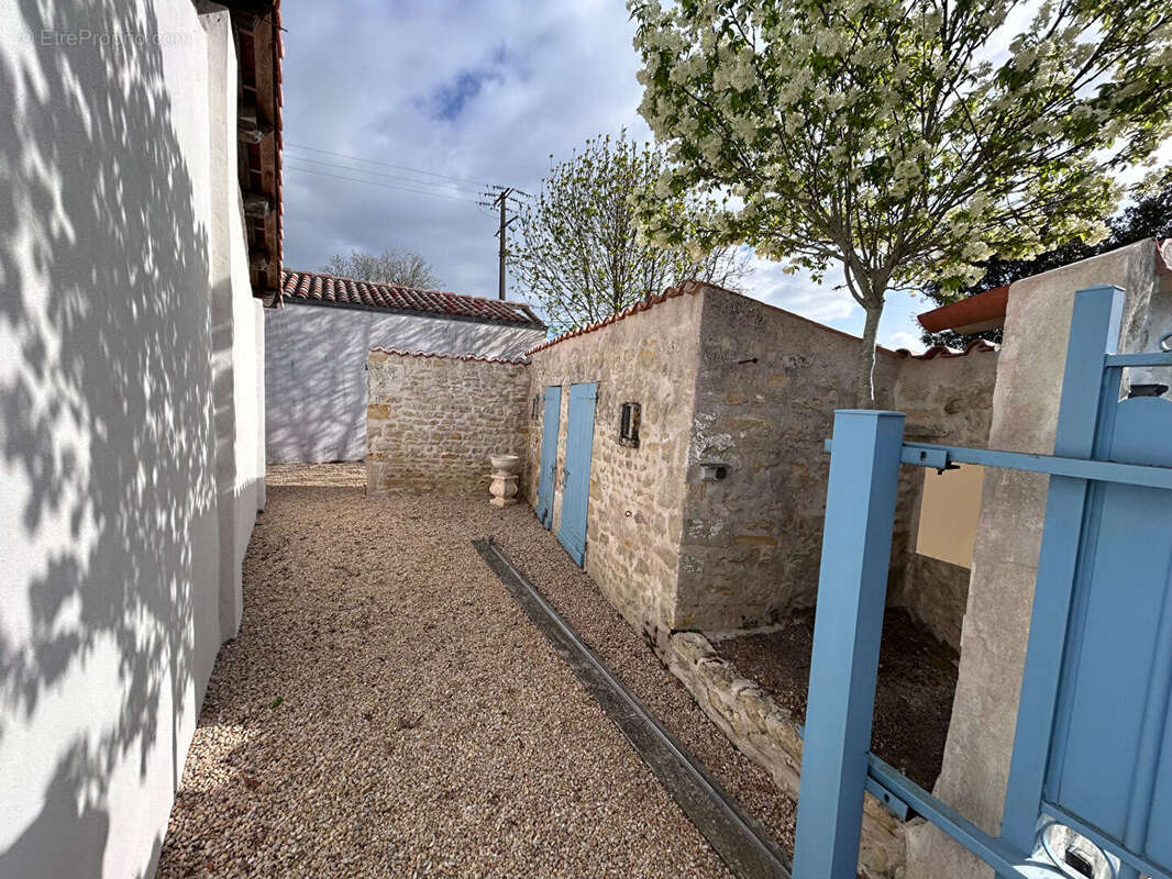 Maison à SAINTE-SOULLE