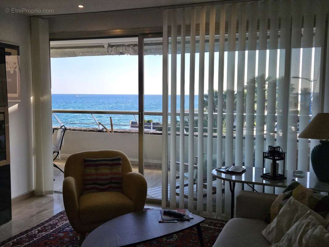 Appartement à VILLENEUVE-LOUBET