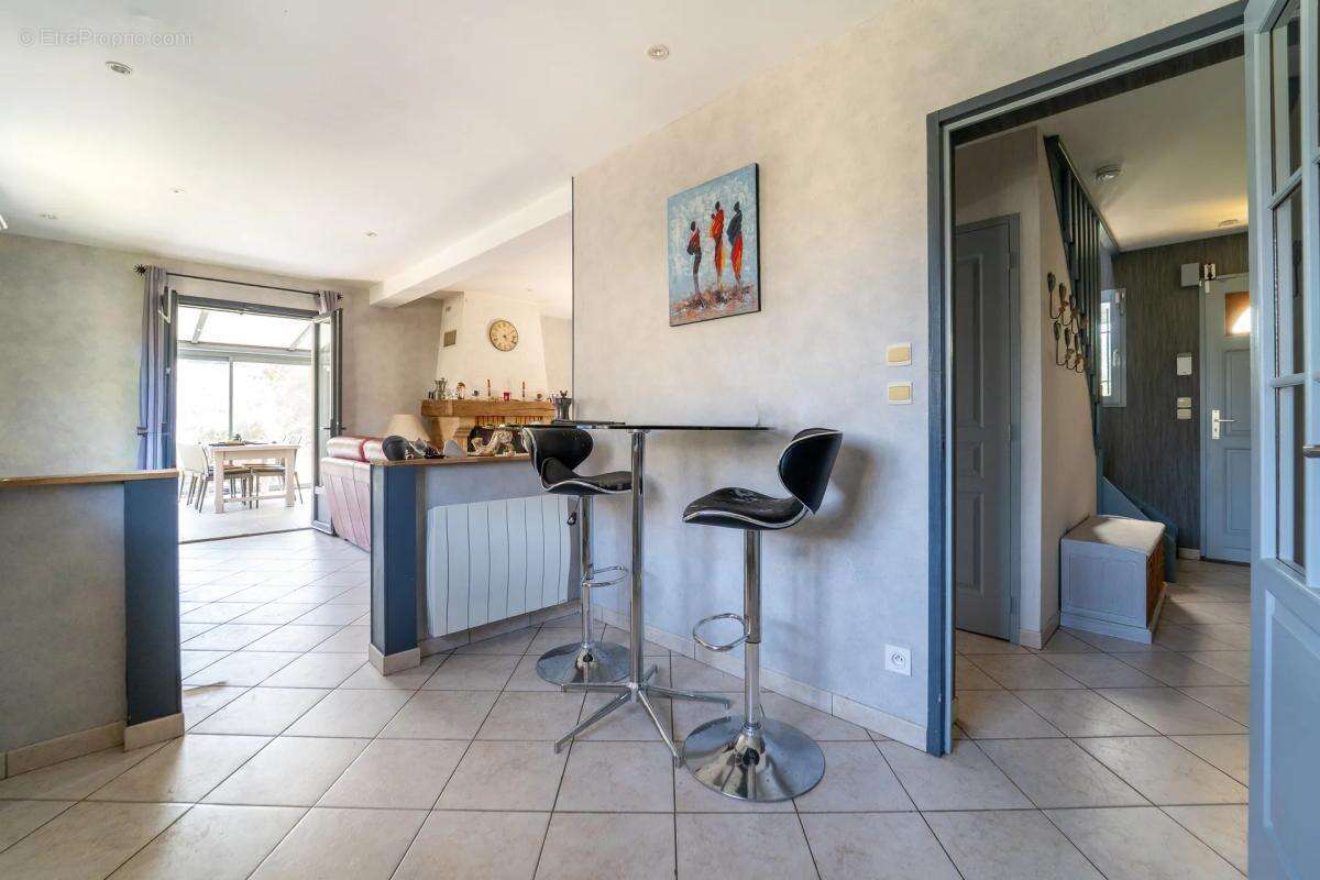 Maison de 5 pièces de 108 m² à Amfreville-sur-Iton - photo 8