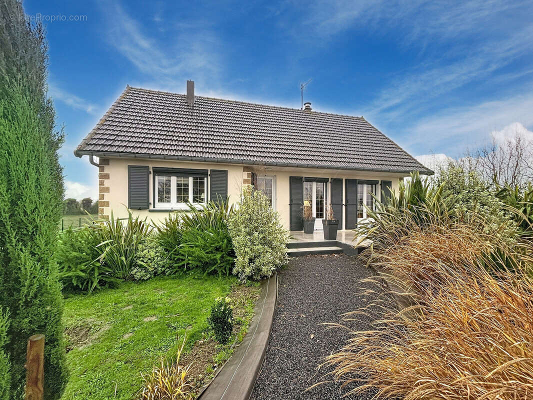 Maison à SAINT-PAIR-SUR-MER