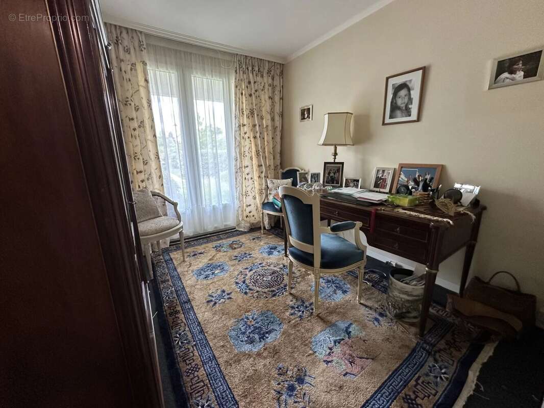 Maison à LE MESNIL-SAINT-DENIS