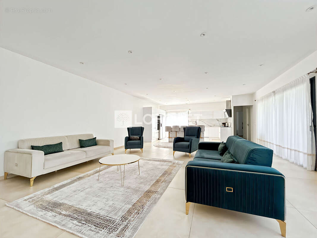 Maison à ROMANS-SUR-ISERE