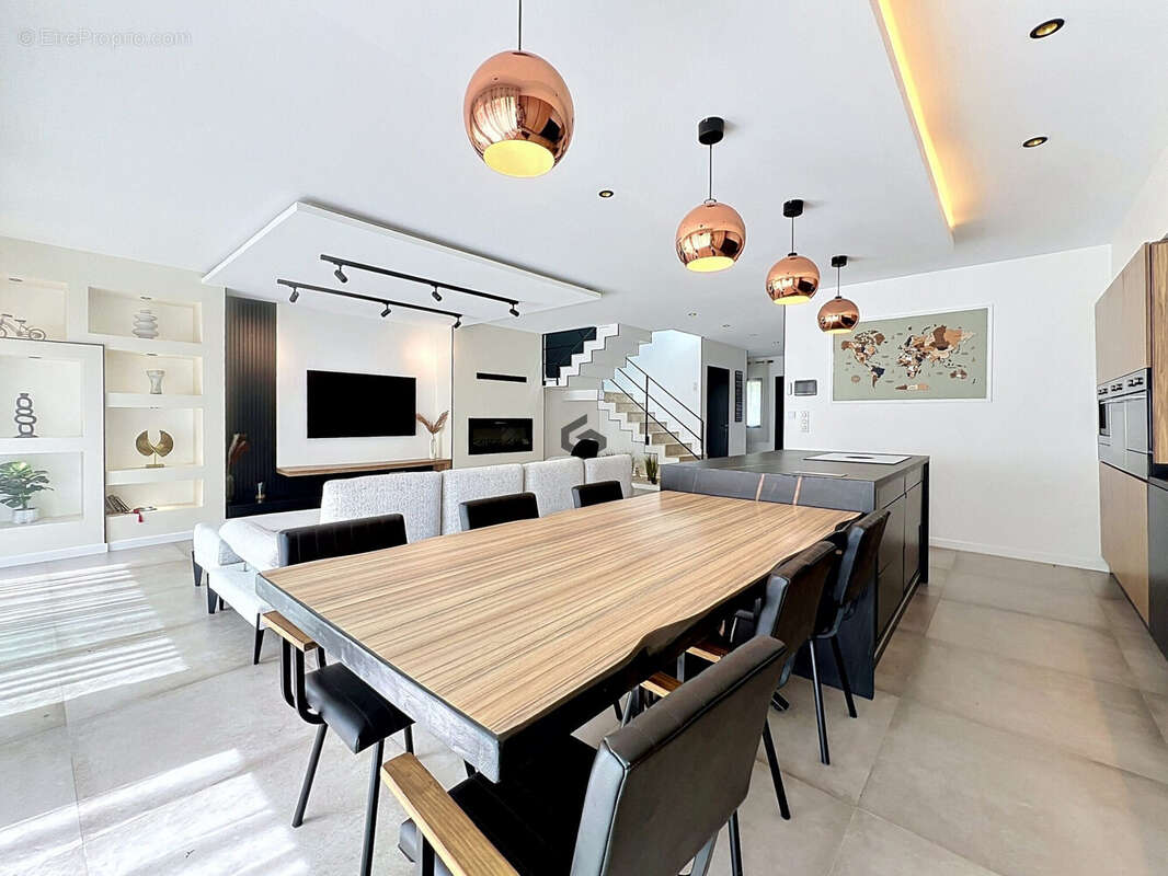 Maison 142 m² à Saint-Thierry  - photo 4