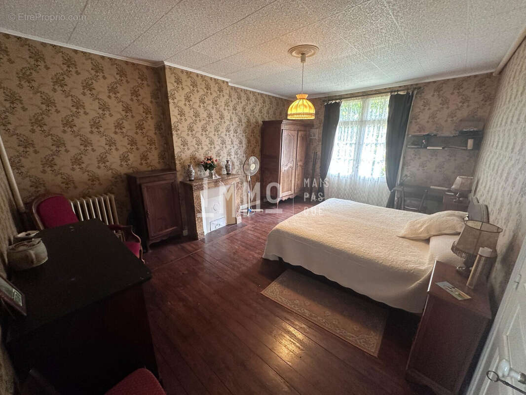 Maison à LA CHARTRE-SUR-LE-LOIR