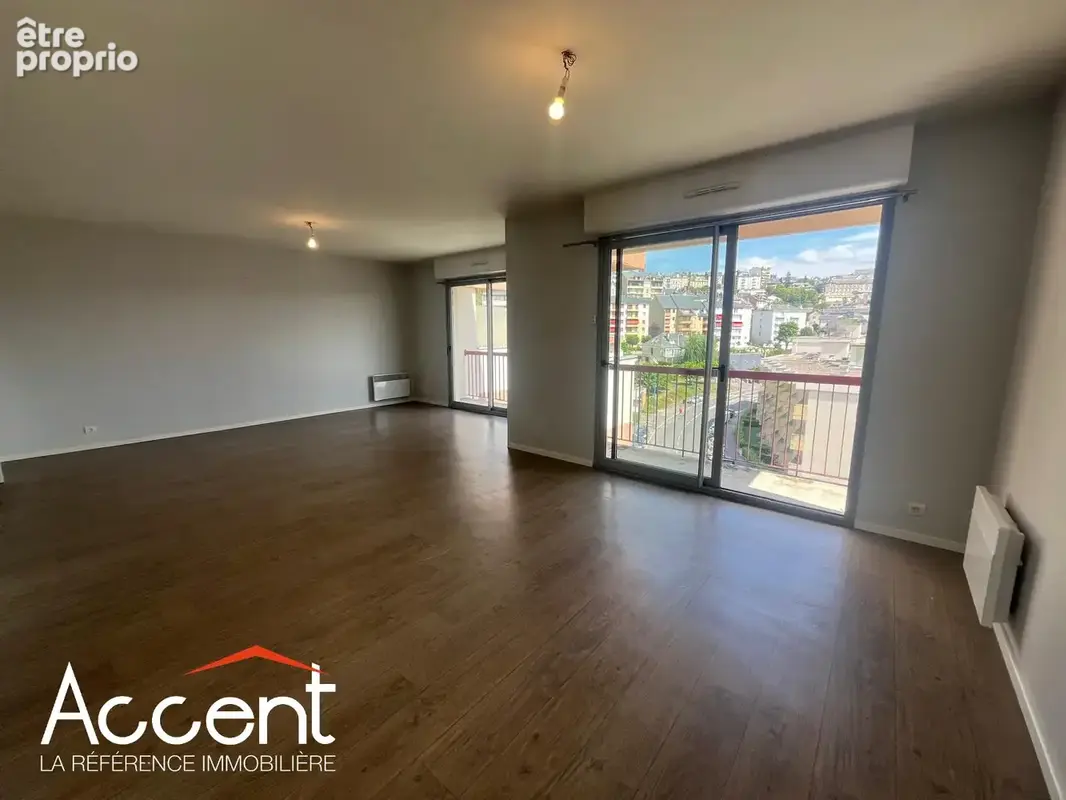 RODEZ appartement T3/4 dernier étage avec ascenseur et garage privatif - photo 2