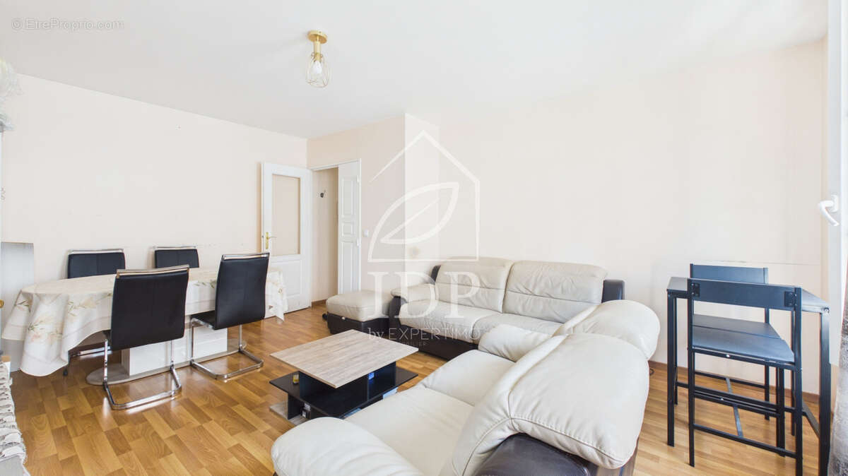 Appartement à CORBEIL-ESSONNES