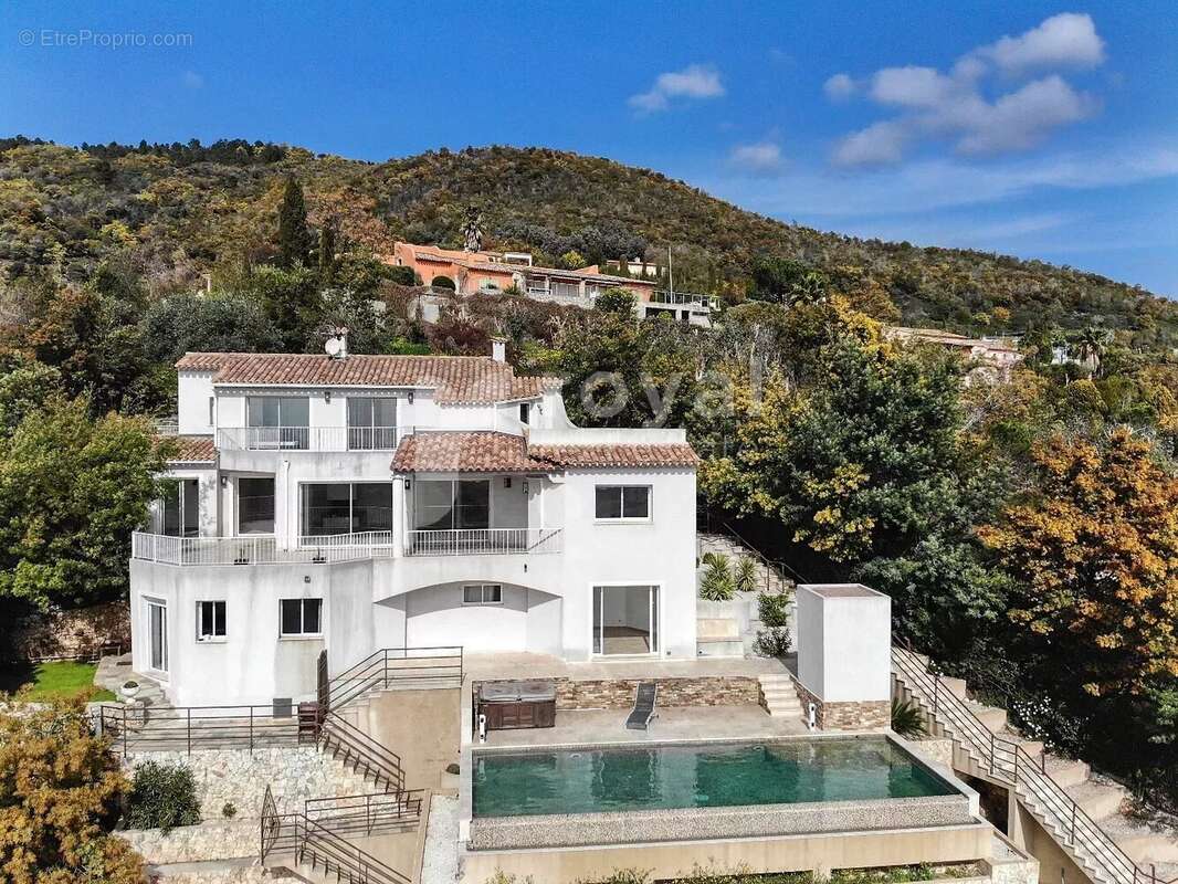 Maison à MANDELIEU-LA-NAPOULE