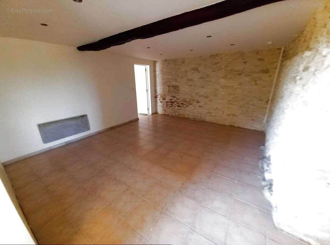 Maison à MONTAIGU-DE-QUERCY