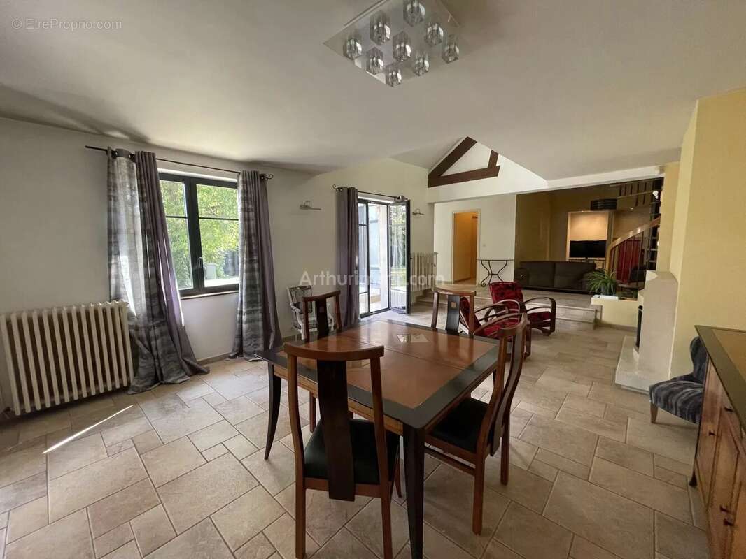 Maison à SOISY-SUR-SEINE