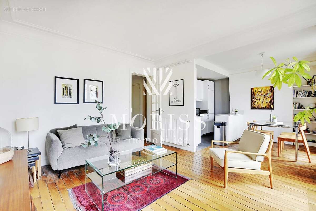 Appartement à PARIS-3E