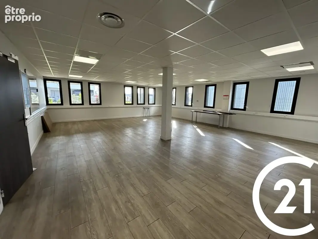 Commerce 470 m² à vendre à Guilherand-Granges (07500) - photo 2