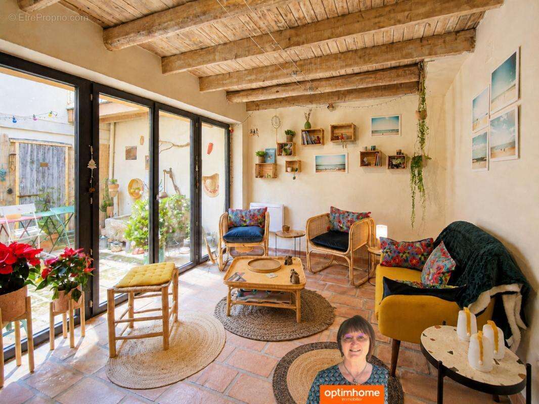 A vendre Aigues-Mortes (Gard)  - Maison intra-muros 4 chambres avec sanitaires privatifs avec patio - photo 9