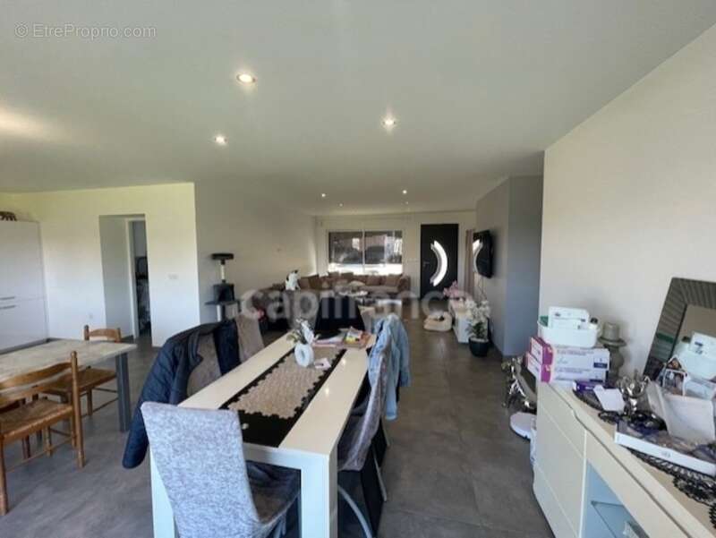 Maison plain pied à vendre 5 pièces JUGEALS NAZARETH - photo 6