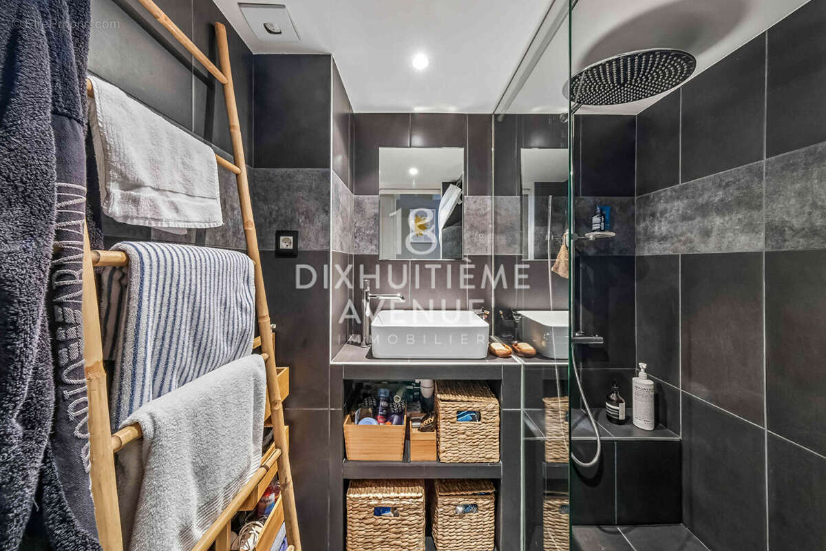 Appartement à PARIS-18E