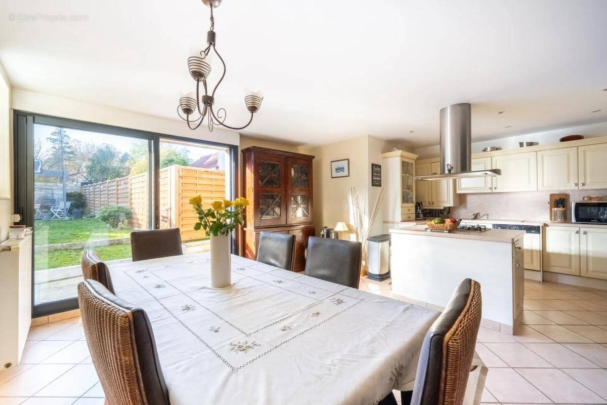 Maison à MONTLIGNON