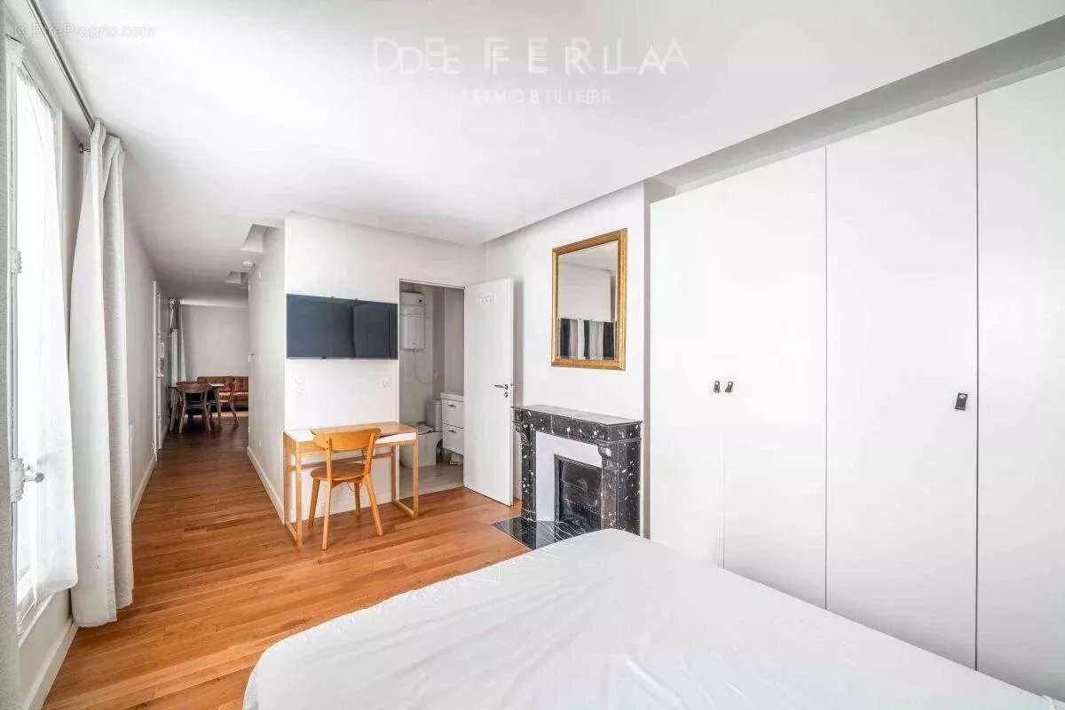 Appartement à PARIS-7E