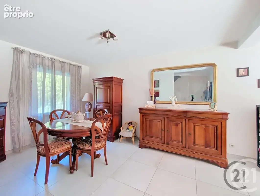 Maison 7 pièces 135 m² à vendre à Vaux-Le-Penil (77000) - photo 3