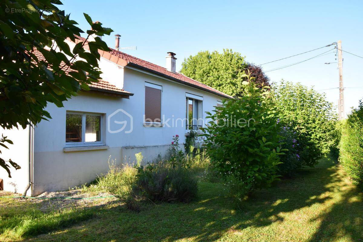 Maison à BRAY-SUR-SEINE