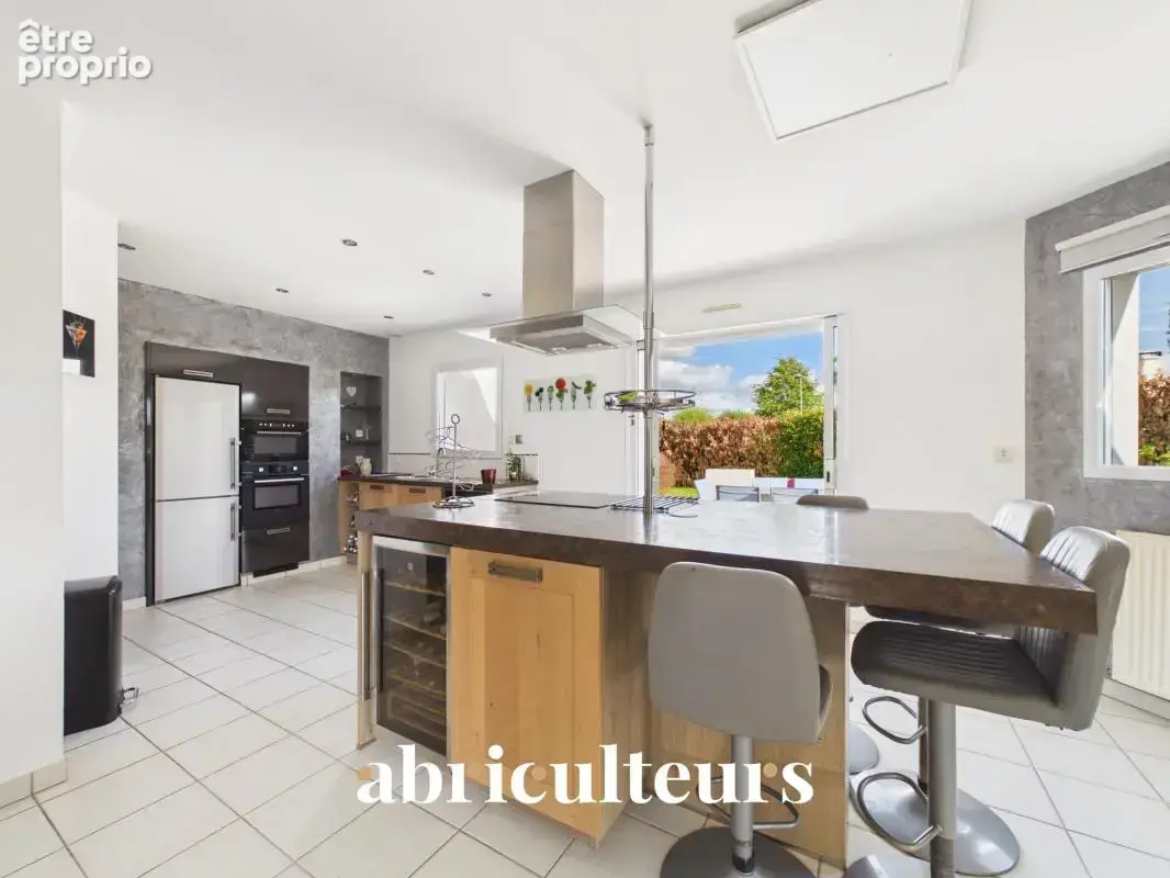 Belle maison contemporaine de plain pied  sur terrain de 1087 m2 en vente à Sainte-Pazanne (44680) - photo 6
