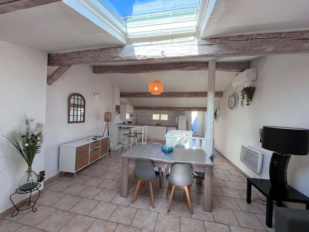 Appartement à SIX-FOURS-LES-PLAGES