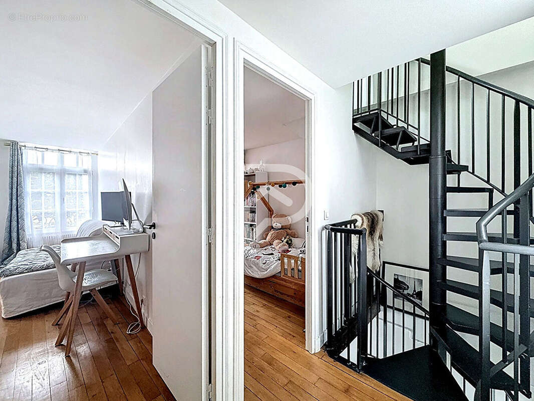 Maison à COURBEVOIE