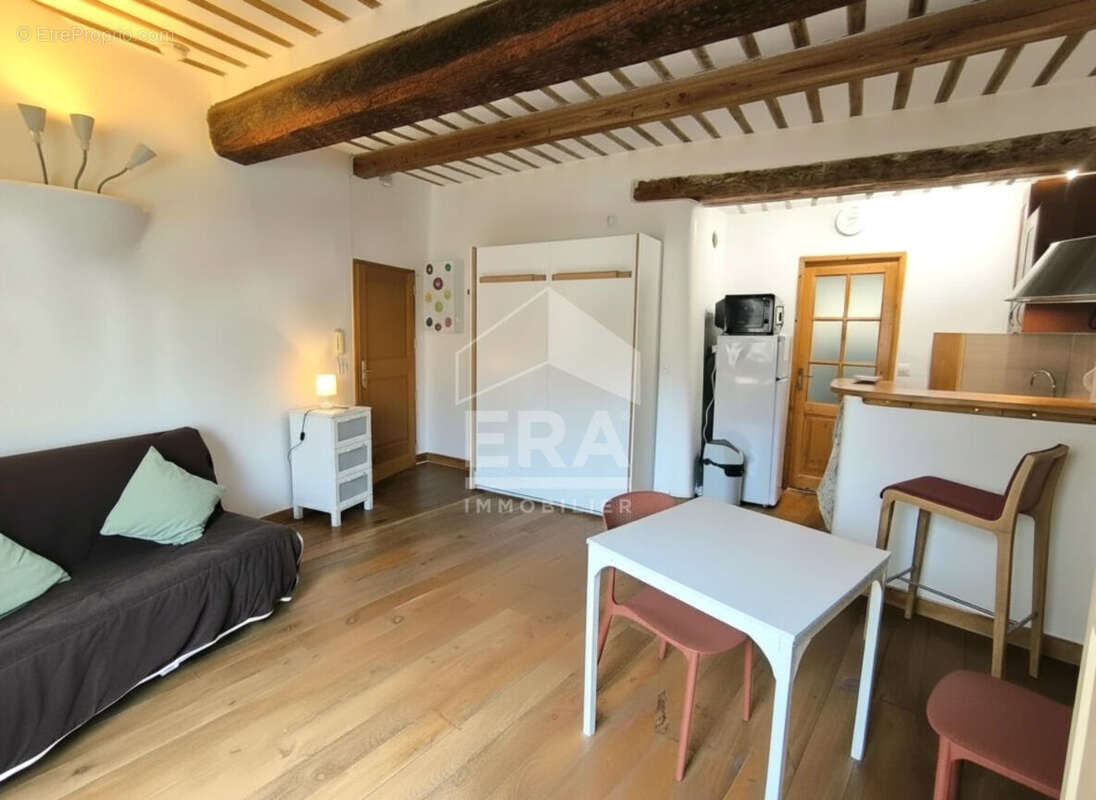 Appartement à PERNES-LES-FONTAINES